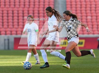 Thumbnail 3 in Fremont vs. Davis (UHSAA 5A Final) photogallery.