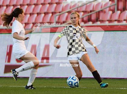 Thumbnail 1 in Fremont vs. Davis (UHSAA 5A Final) photogallery.
