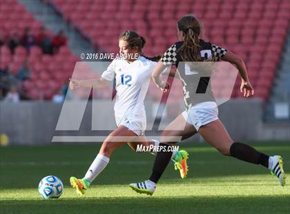 Thumbnail 2 in Fremont vs. Davis (UHSAA 5A Final) photogallery.