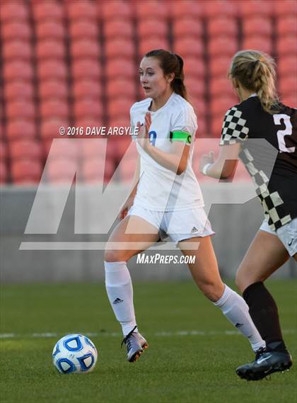 Thumbnail 3 in Fremont vs. Davis (UHSAA 5A Final) photogallery.