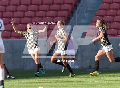 Thumbnail 2 in Fremont vs. Davis (UHSAA 5A Final) photogallery.