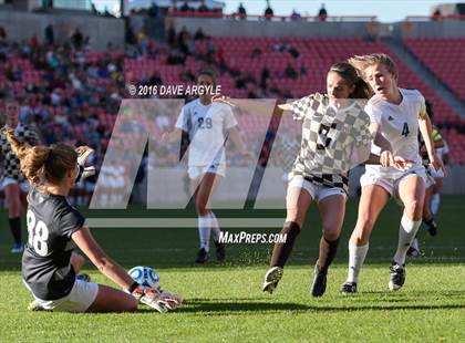 Thumbnail 2 in Fremont vs. Davis (UHSAA 5A Final) photogallery.