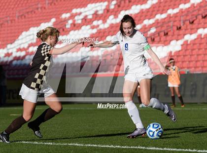 Thumbnail 2 in Fremont vs. Davis (UHSAA 5A Final) photogallery.
