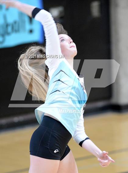 Thumbnail 1 in Foothill @ Aliso Niguel photogallery.