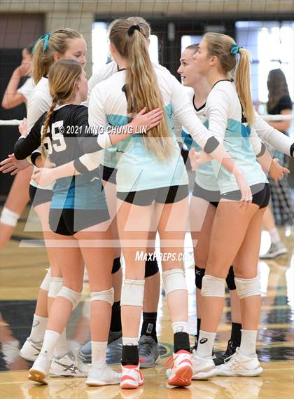 Thumbnail 1 in Foothill @ Aliso Niguel photogallery.