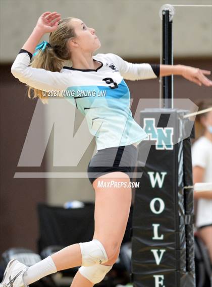 Thumbnail 1 in Foothill @ Aliso Niguel photogallery.