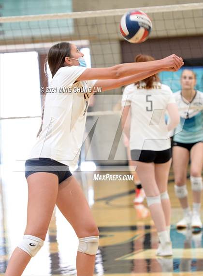 Thumbnail 1 in Foothill @ Aliso Niguel photogallery.