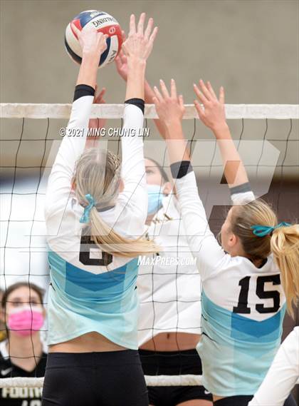 Thumbnail 3 in Foothill @ Aliso Niguel photogallery.
