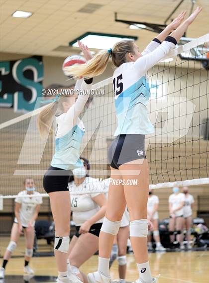 Thumbnail 1 in Foothill @ Aliso Niguel photogallery.