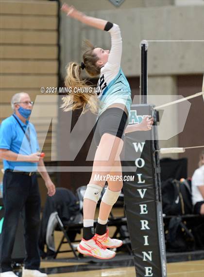 Thumbnail 1 in Foothill @ Aliso Niguel photogallery.