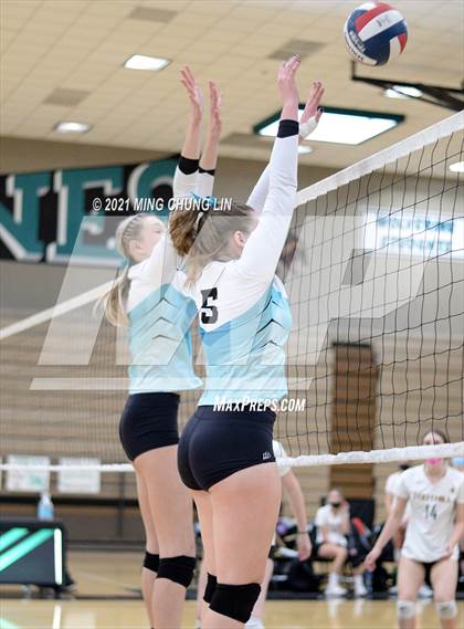 Thumbnail 2 in Foothill @ Aliso Niguel photogallery.