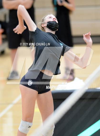 Thumbnail 3 in Foothill @ Aliso Niguel photogallery.