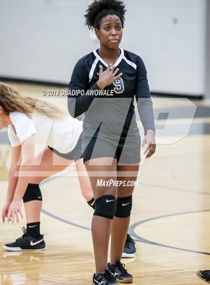 Thumbnail 1 in Wylie vs Lakeview Centennial photogallery.