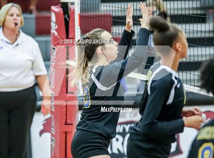 Thumbnail 1 in Wylie vs Lakeview Centennial photogallery.