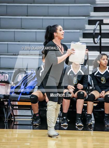 Thumbnail 2 in Wylie vs Lakeview Centennial photogallery.