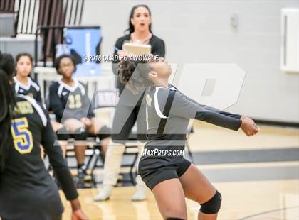 Thumbnail 1 in Wylie vs Lakeview Centennial photogallery.