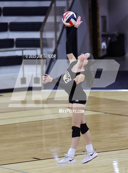Thumbnail 1 in Santo vs Comanche (scrimmage) photogallery.