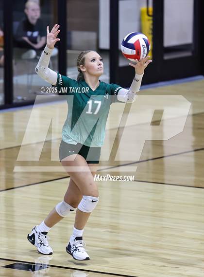 Thumbnail 2 in Santo vs Comanche (scrimmage) photogallery.