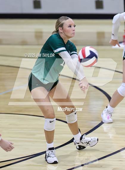 Thumbnail 3 in Santo vs Comanche (scrimmage) photogallery.