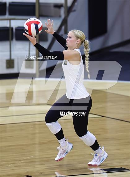 Thumbnail 1 in Santo vs Comanche (scrimmage) photogallery.