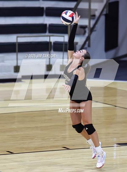 Thumbnail 2 in Santo vs Comanche (scrimmage) photogallery.