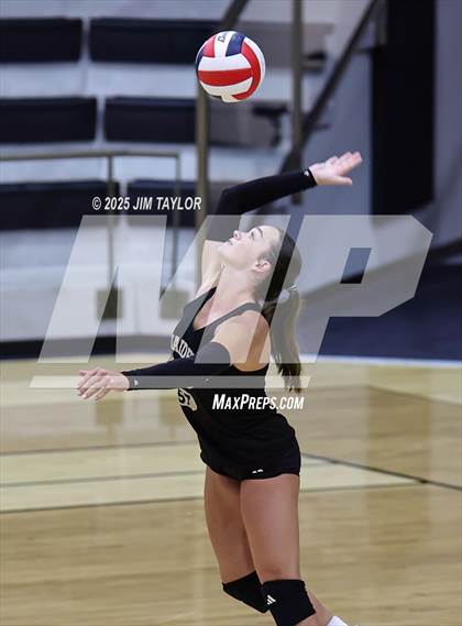 Thumbnail 2 in Santo vs Comanche (scrimmage) photogallery.