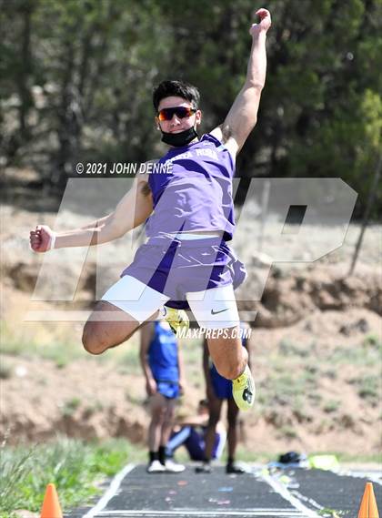 Thumbnail 3 in Penasco Invitational photogallery.