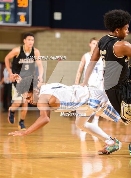 Thumbnail 2 in Sprayberry @ Cambridge (scrimmage) photogallery.