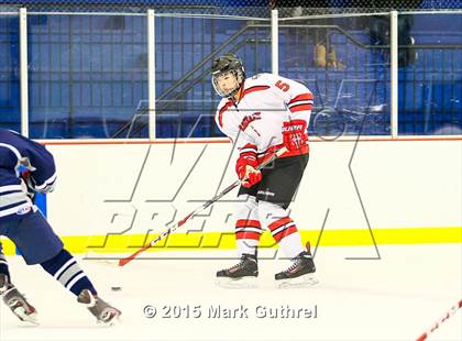 Thumbnail 3 in JV: SLUH vs. Chaminade photogallery.
