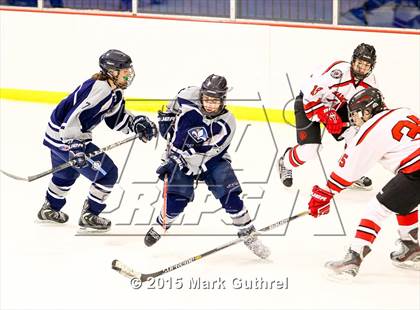 Thumbnail 2 in JV: SLUH vs. Chaminade photogallery.