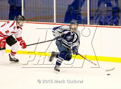 Thumbnail 1 in JV: SLUH vs. Chaminade photogallery.