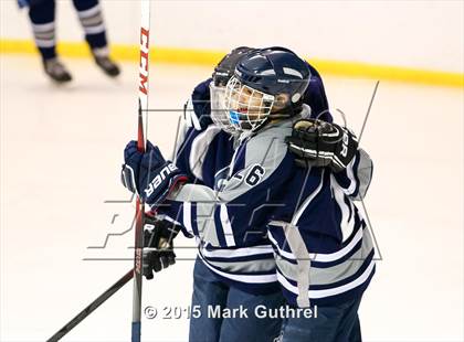 Thumbnail 2 in JV: SLUH vs. Chaminade photogallery.