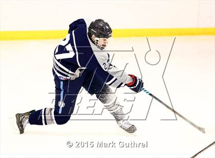Thumbnail 2 in JV: SLUH vs. Chaminade photogallery.
