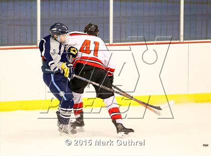 Thumbnail 1 in JV: SLUH vs. Chaminade photogallery.