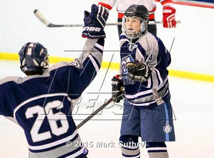 Thumbnail 1 in JV: SLUH vs. Chaminade photogallery.