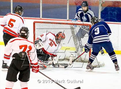 Thumbnail 2 in JV: SLUH vs. Chaminade photogallery.