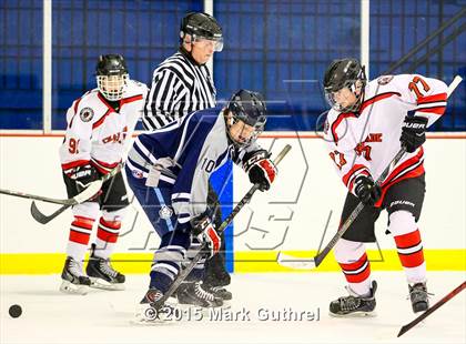 Thumbnail 1 in JV: SLUH vs. Chaminade photogallery.