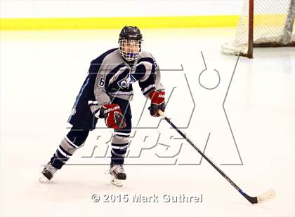Thumbnail 2 in JV: SLUH vs. Chaminade photogallery.