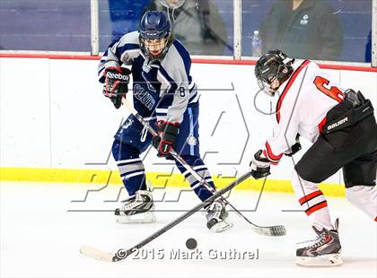 Thumbnail 2 in JV: SLUH vs. Chaminade photogallery.
