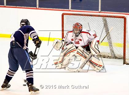 Thumbnail 1 in JV: SLUH vs. Chaminade photogallery.