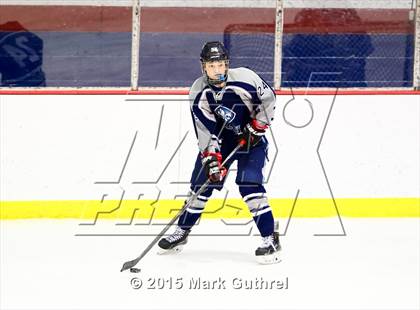 Thumbnail 1 in JV: SLUH vs. Chaminade photogallery.