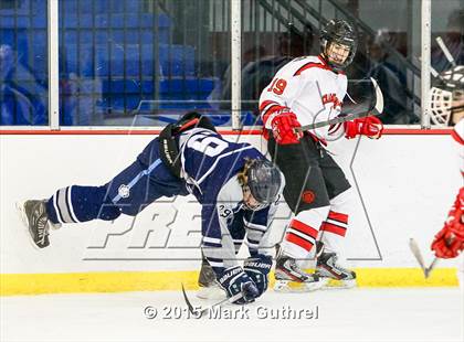 Thumbnail 2 in JV: SLUH vs. Chaminade photogallery.