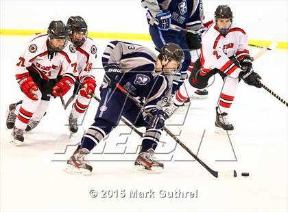 Thumbnail 1 in JV: SLUH vs. Chaminade photogallery.
