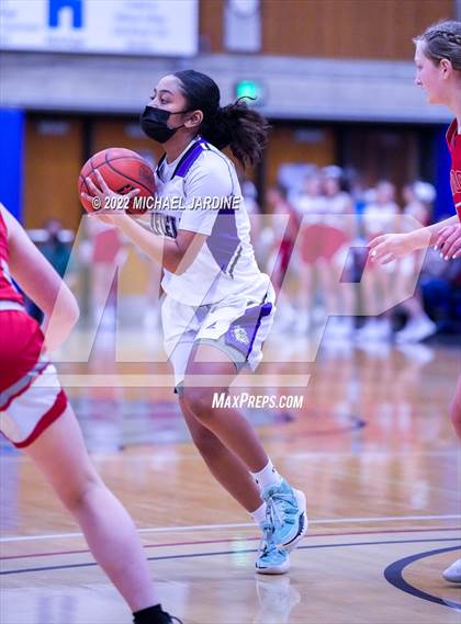 Thumbnail 1 in Garfield vs. Stanwood (WIAA 3A Regional Playoffs) photogallery.