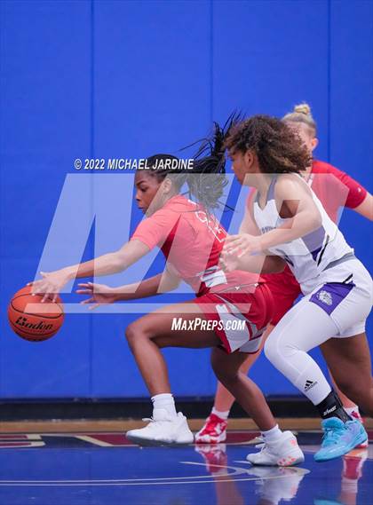 Thumbnail 2 in Garfield vs. Stanwood (WIAA 3A Regional Playoffs) photogallery.