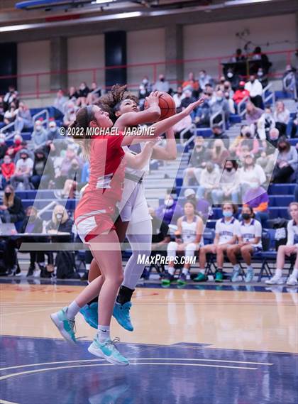 Thumbnail 3 in Garfield vs. Stanwood (WIAA 3A Regional Playoffs) photogallery.
