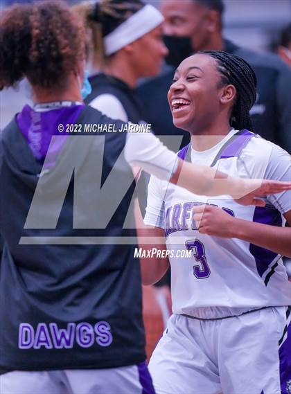 Thumbnail 3 in Garfield vs. Stanwood (WIAA 3A Regional Playoffs) photogallery.