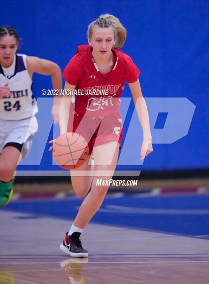 Thumbnail 2 in Garfield vs. Stanwood (WIAA 3A Regional Playoffs) photogallery.