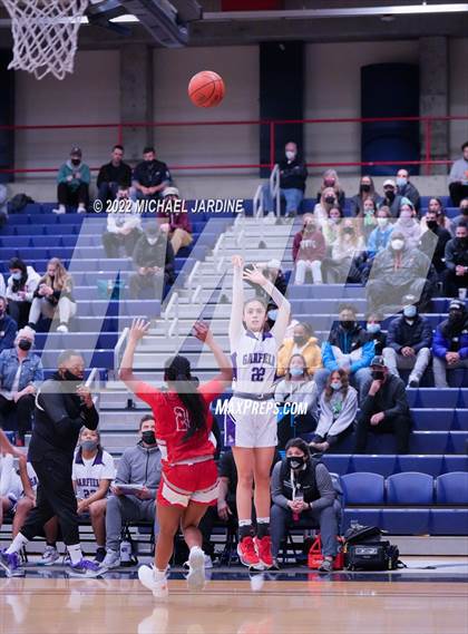 Thumbnail 3 in Garfield vs. Stanwood (WIAA 3A Regional Playoffs) photogallery.