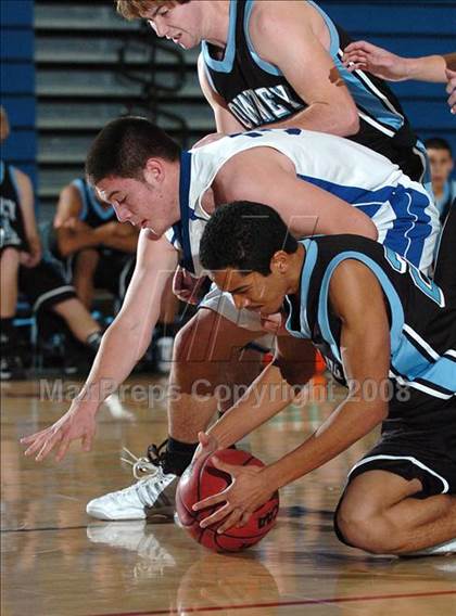 Thumbnail 2 in Downey vs. Atwater (Les Curry Invitational) photogallery.
